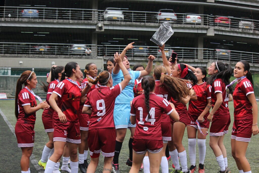 Universitaria tocó la gloria: garra y contundencia para conquistar el ASCUN