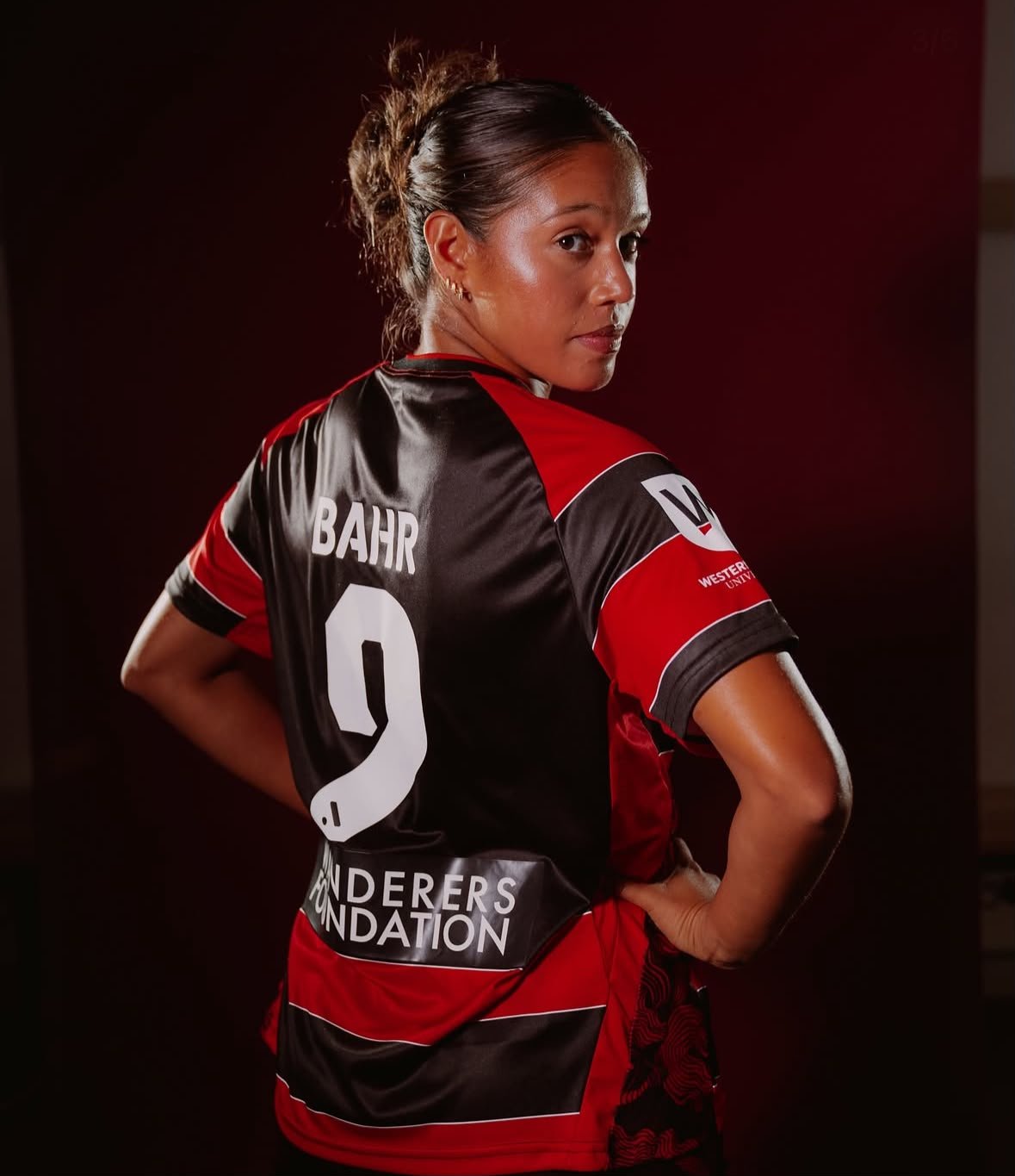 Elexa Bahr da el salto al fútbol australiano